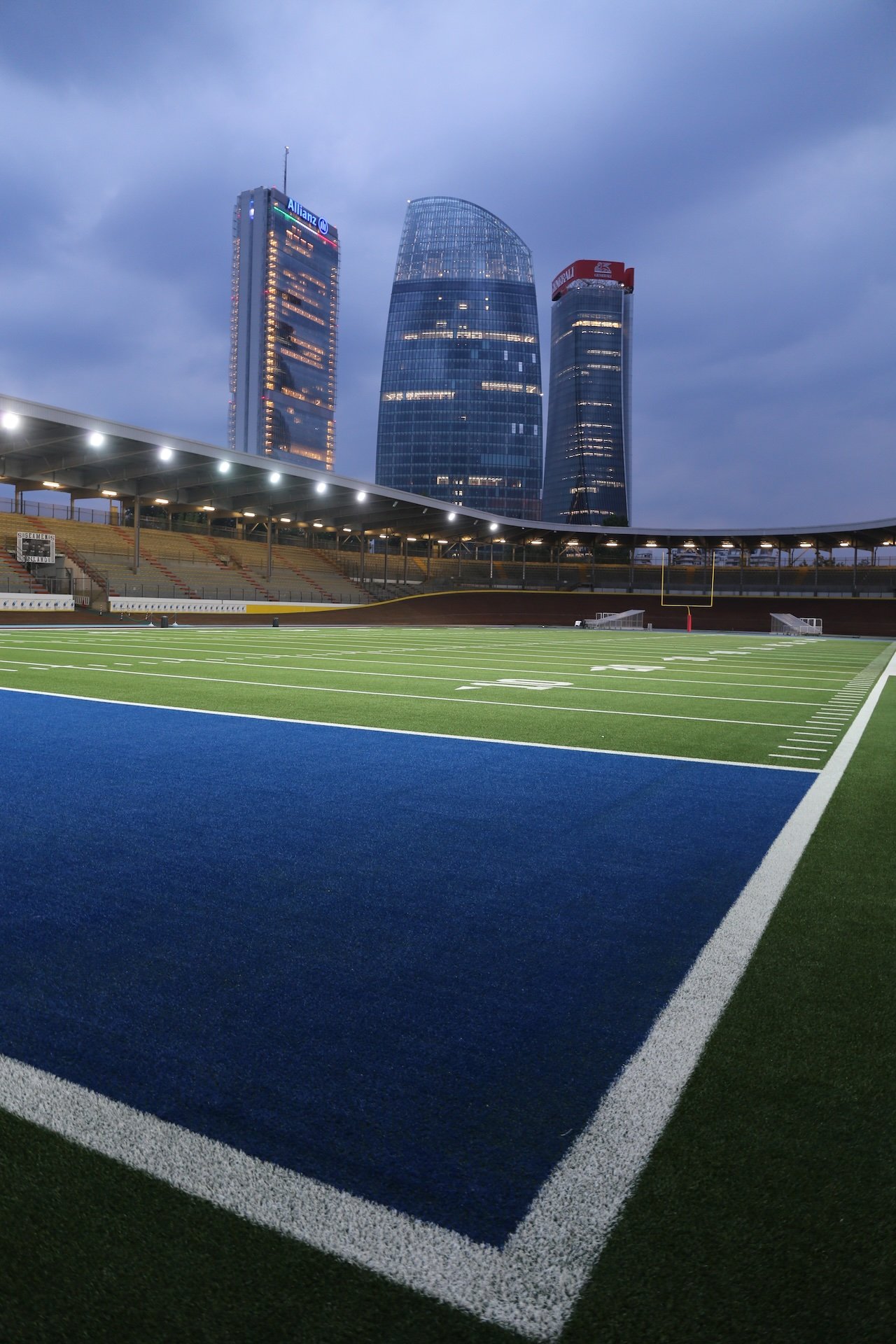 Velodromo Vigorelli e le tre torri di CityLife: Torre Isozaki, Torre Hadid e Torre PwC