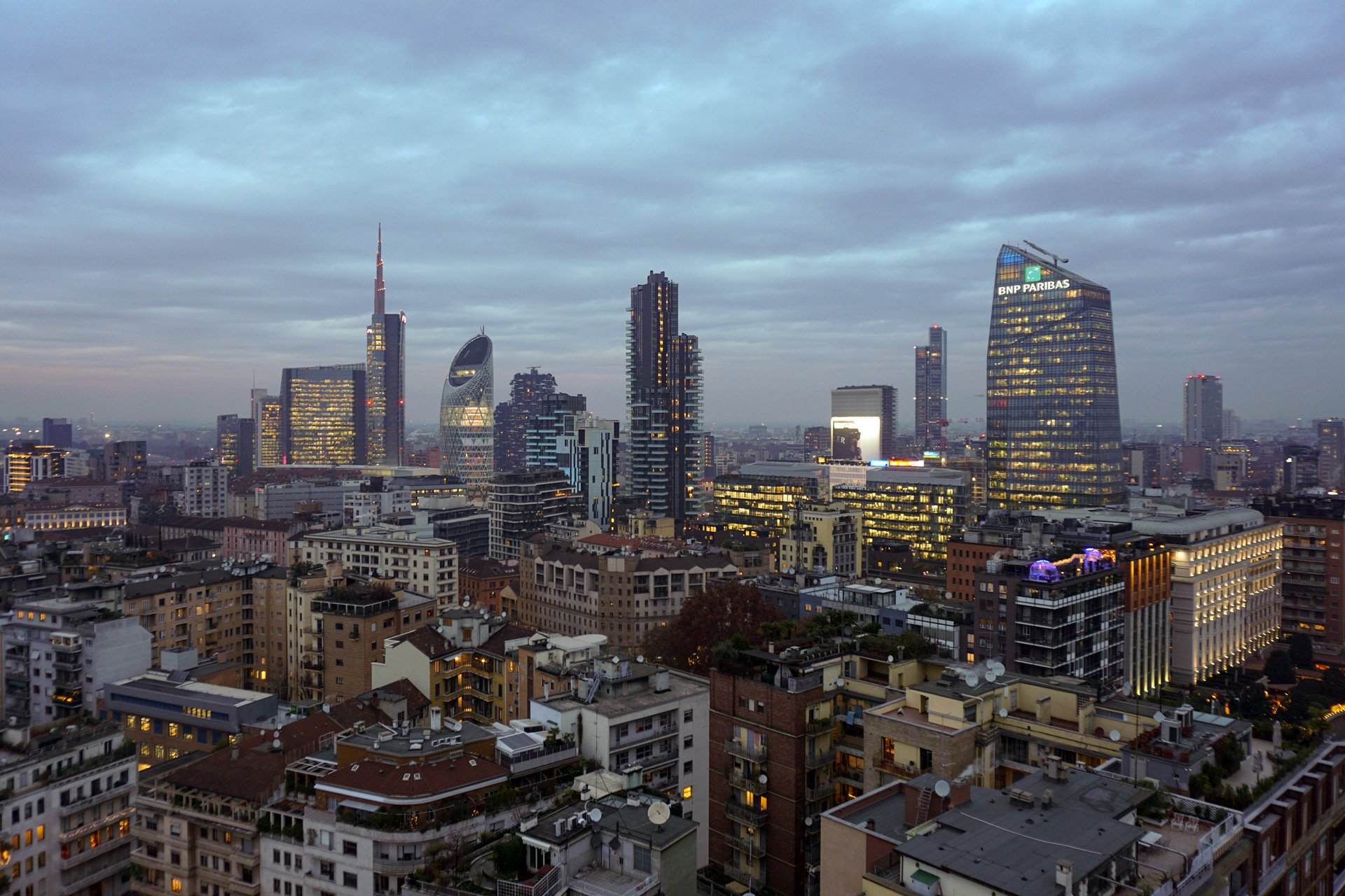 Skyline di Porta Nuova: Torre Unicredit, Bosco Verticale, Torre Solaria e Torre Diamante